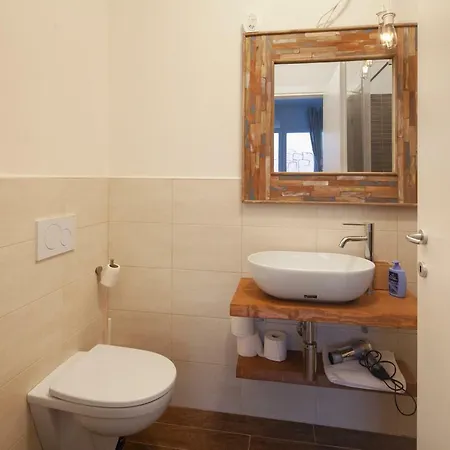 Moderno Di Benni Apartman Bologna